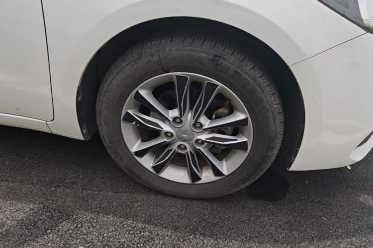 Used Kia K3 2016 1.6L Manual GLS Right Front Wheel Hub