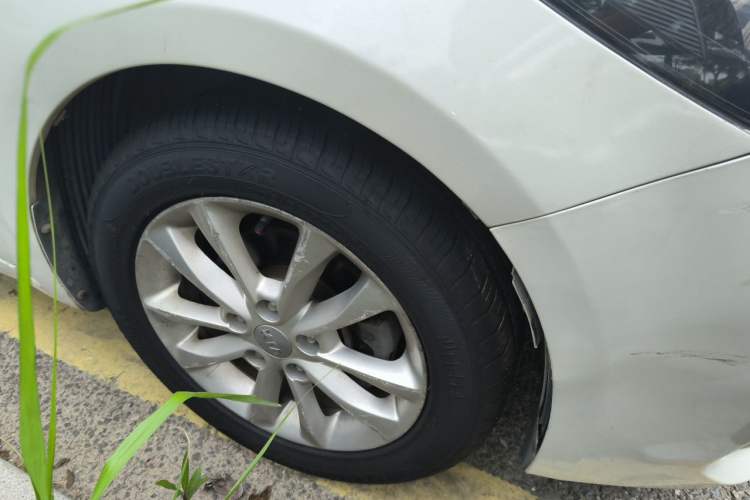 Used Kia K3 2016 1.6L Automatic GLS Right Front Wheel Hub