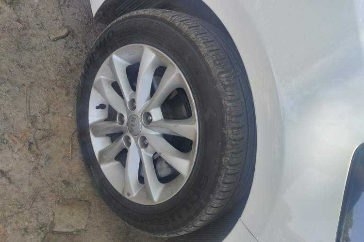 Used Kia K3 2016 1.6L Automatic GLS Right Front Wheel Hub