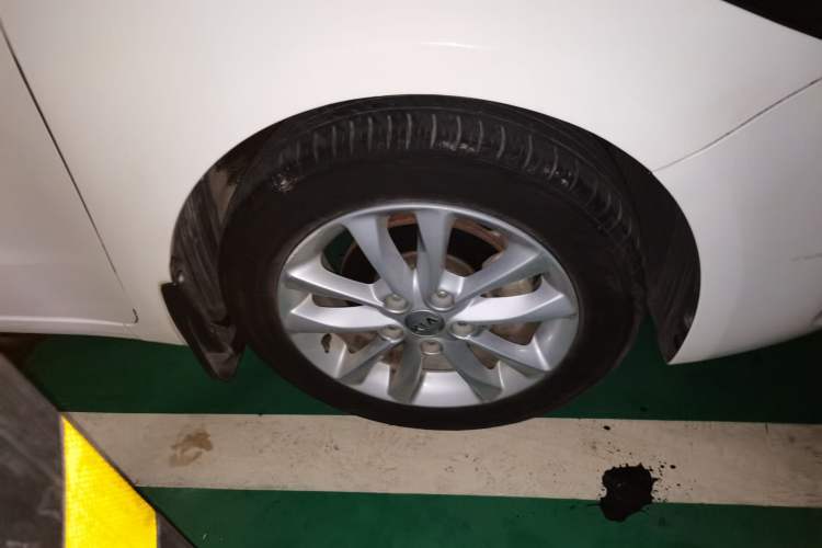 Used Kia K3 2016 1.6L Automatic GLS Right Front Wheel Hub