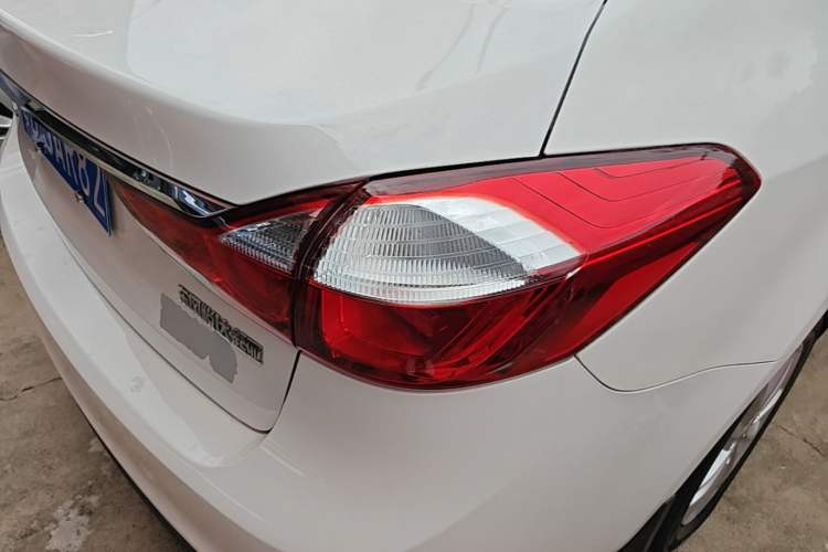 Used Kia K3 2016 1.6L Automatic DLX Right Rear Taillight