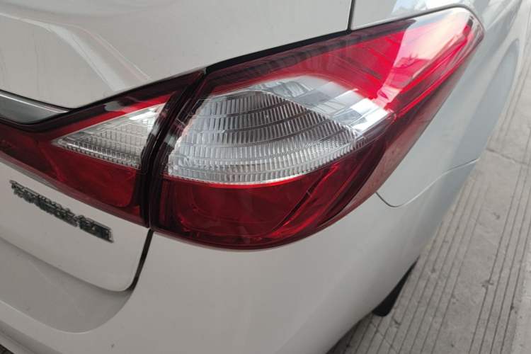 Used Kia K3 2016 1.6L Automatic GL Right Rear Taillight