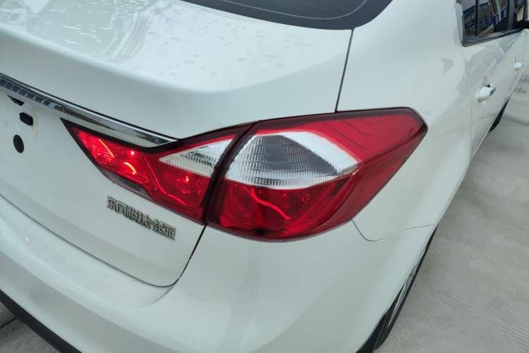 Used Kia K3 2016 1.6L Automatic with Sunroof Right Rear Taillight