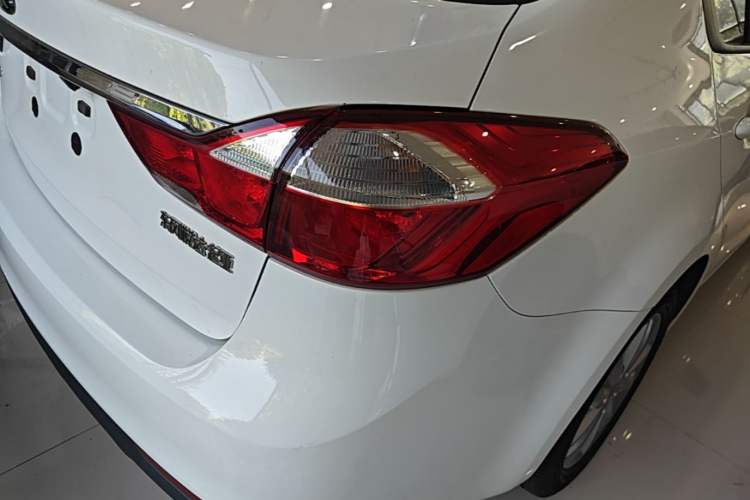 Used Kia K3 2016 1.6L Automatic GL Right Rear Taillight