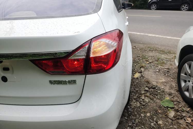 Used Kia K3 2016 1.6L Automatic GLS Right Rear Taillight
