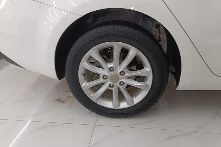 Used Kia K3 2016 1.6L Automatic GLS Right Rear Wheel Hub