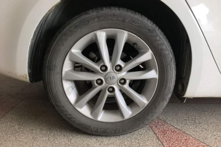 Used Kia K3 2016 1.6L Automatic GLS Right Rear Wheel Hub