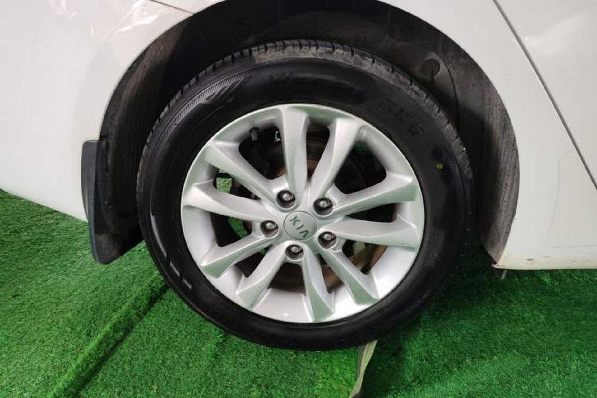 Used Kia K3 2016 1.6L Automatic GLS Right Rear Wheel Hub