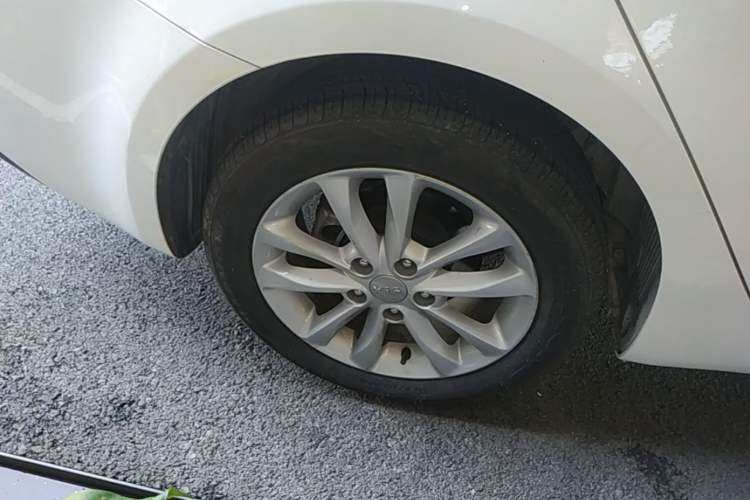 Used Kia K3 2016 1.6L Automatic GL Right Rear Wheel Hub