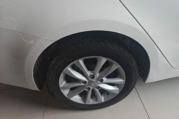 Used Kia K3 2016 1.6L Automatic GL Right Rear Wheel Hub