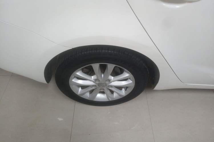 Used Kia K3 2016 1.6L Automatic GLS Right Rear Wheel Hub