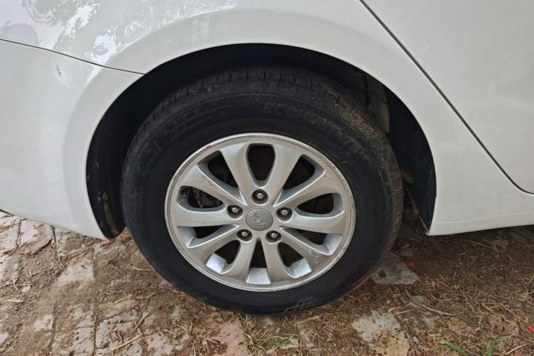 Used Kia K3 2016 1.6L Manual GL Right Rear Wheel Hub