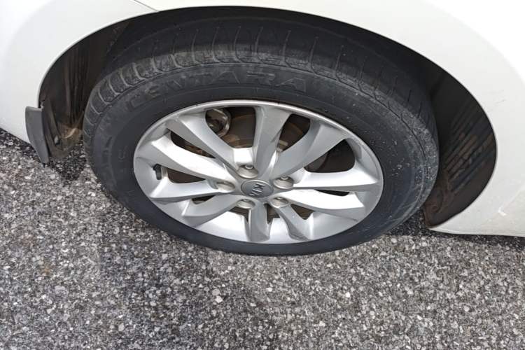 Used Kia K3 2016 1.6L Automatic GL Right Rear Wheel Hub