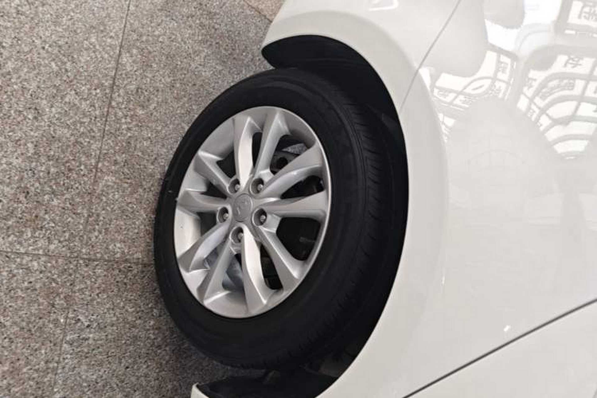 Used Kia K3 2016 1.6L Automatic GL Right Rear Wheel Hub