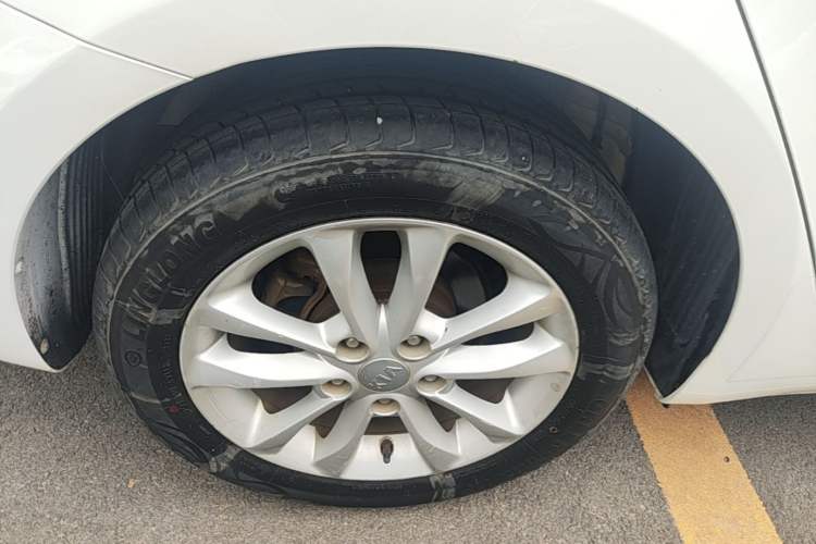 Used Kia K3 2016 1.6L Automatic GL Right Rear Wheel Hub