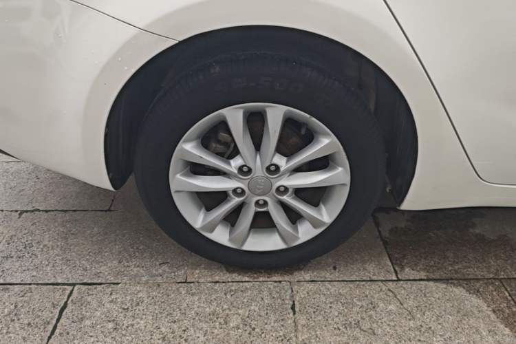Used Kia K3 2016 1.6L Automatic GLS Right Rear Wheel Hub