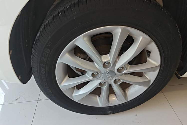 Used Kia K3 2016 1.6L Automatic GL Right Rear Wheel Hub