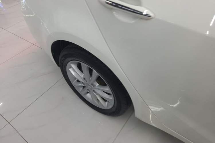 Used Kia K3 2016 1.6L Automatic GLS Right Rear Wheel Hub