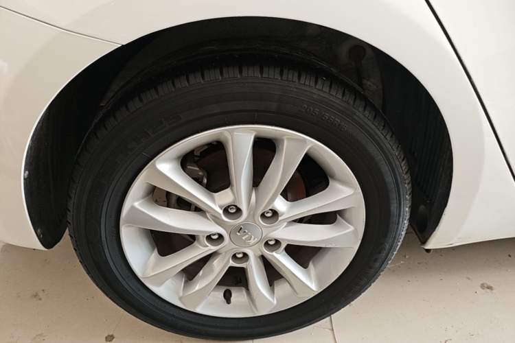 Used Kia K3 2016 1.6L Manual GLS Right Rear Wheel Hub