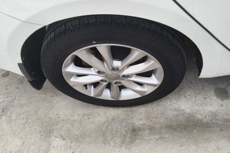 Used Kia K3 2016 1.6L Automatic GL Right Rear Wheel Hub