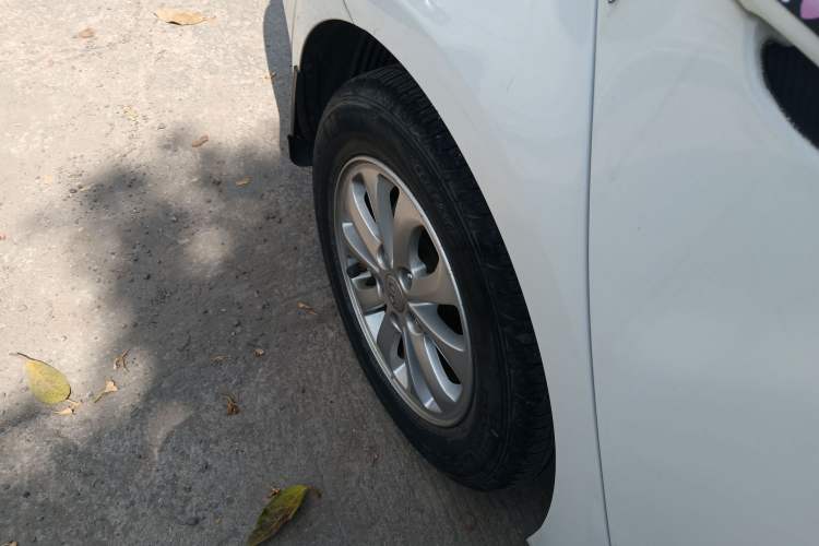 Used Kia K3 2016 1.6L Automatic with Sunroof Right Rear Wheel Hub