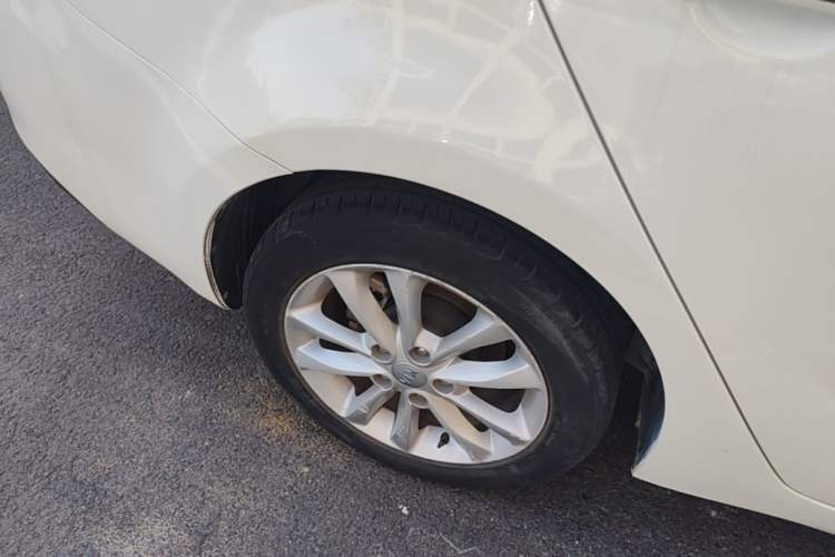 Used Kia K3 2016 1.6L Automatic GLS Right Rear Wheel Hub