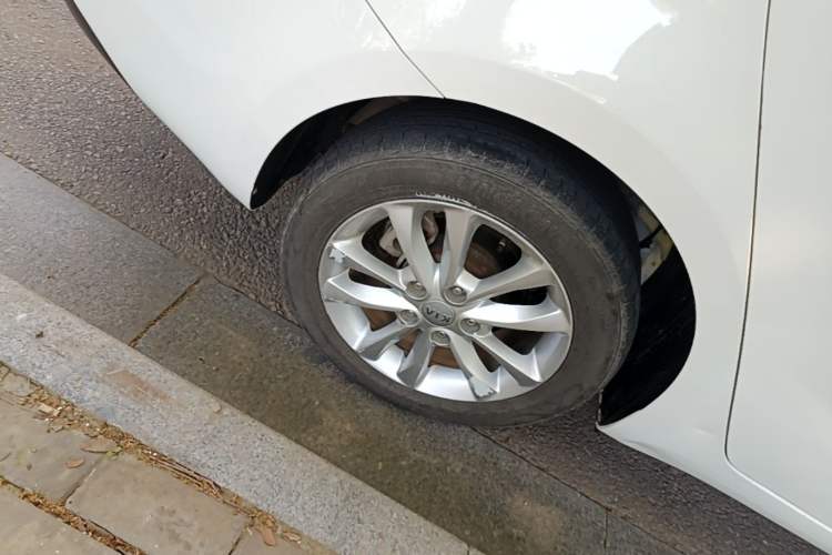 Used Kia K3 2016 1.6L Manual GLS Right Rear Wheel Hub