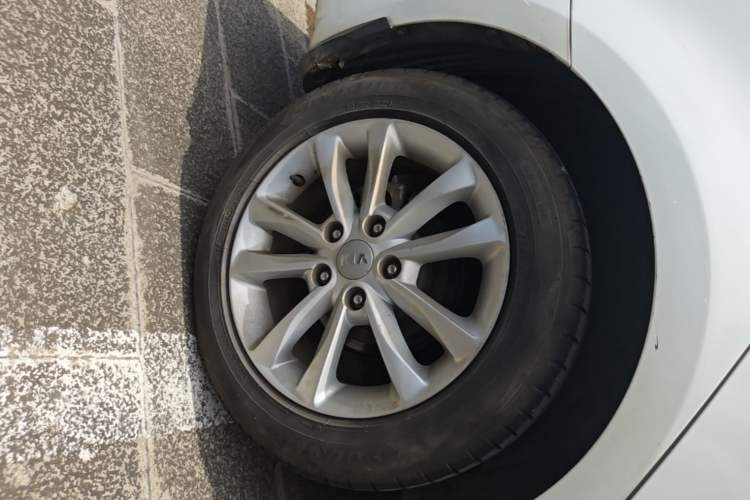 Used Kia K3 2016 1.6L Manual GLS Right Rear Wheel Hub