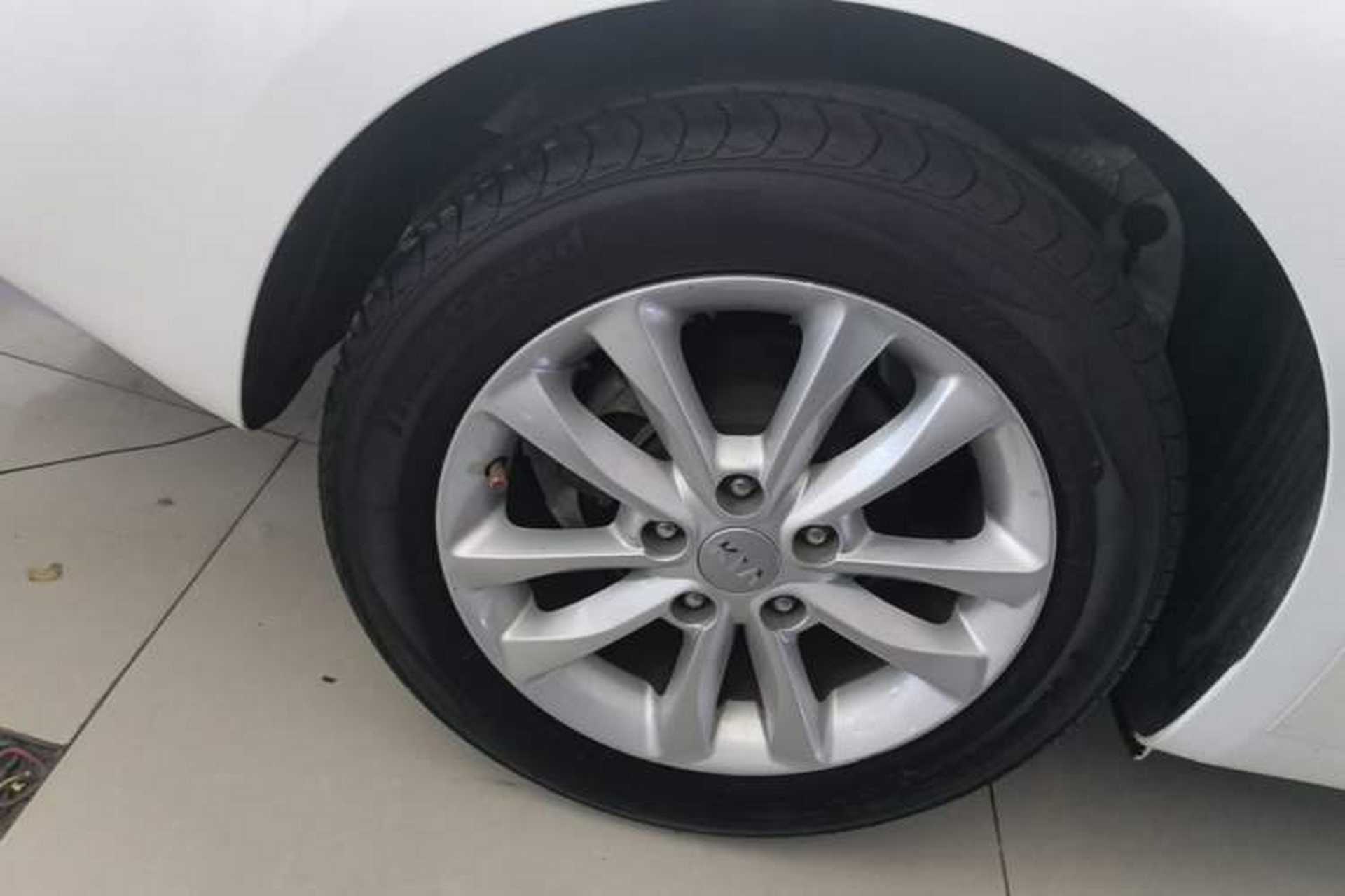 Used Kia K3 2016 1.6L Automatic GL Right Rear Wheel Hub