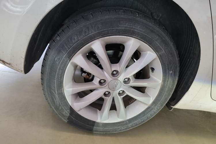 Used Kia K3 2016 1.6L Automatic GLS Right Rear Wheel Hub