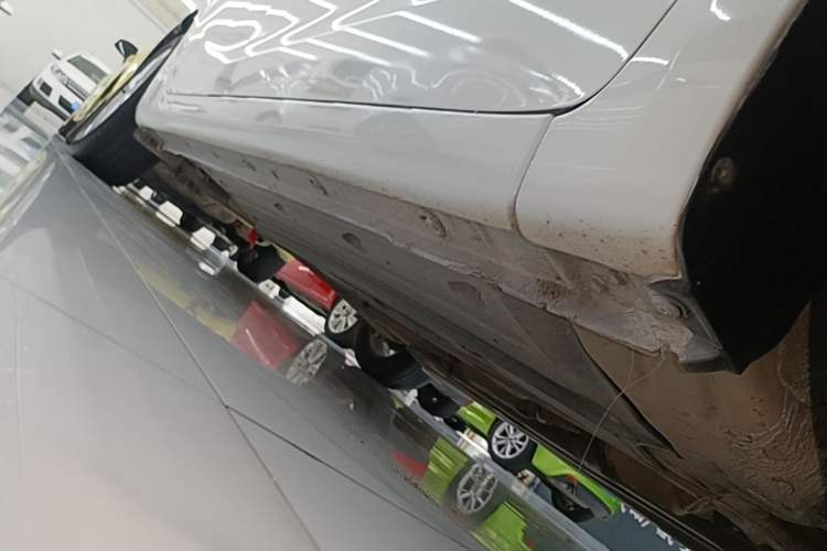 Used Kia K3 2016 1.6L Automatic GLS Right Side Sill