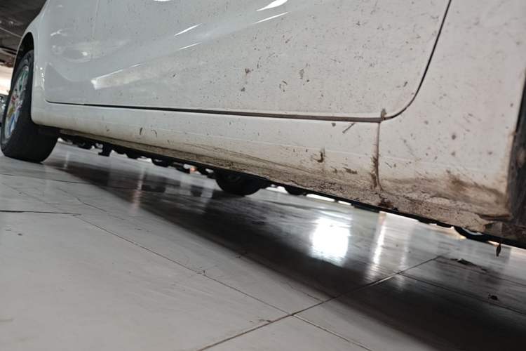 Used Kia K3 2016 1.6L Manual GL Right Side Sill