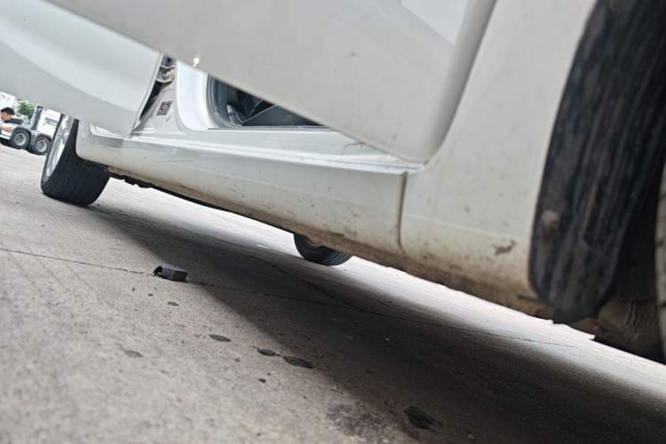 Used Kia K3 2016 1.6L Automatic GL Right Side Sill