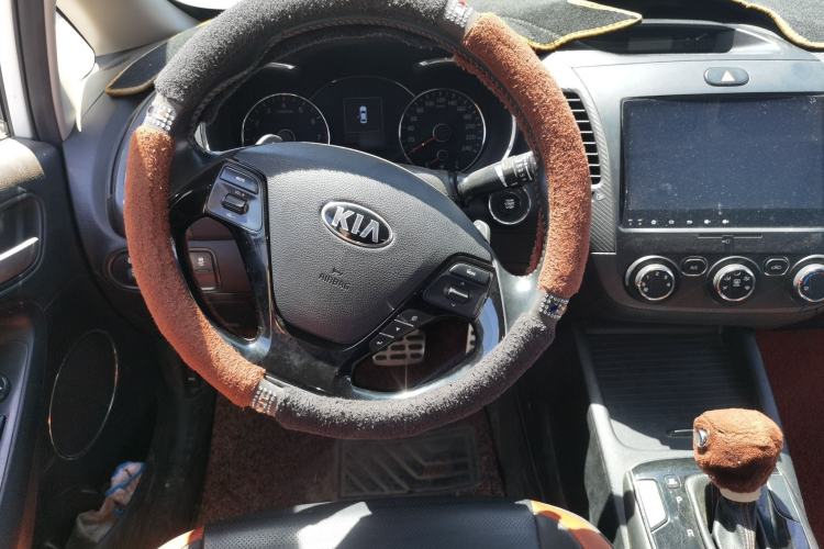 Used Kia K3 2016 1.4T Automatic GLS Steering Wheel