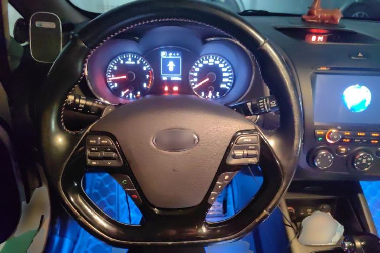 Used Kia K3 2016 1.4T Automatic GLS Steering Wheel