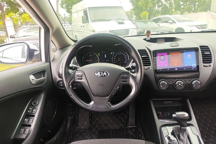 Used Kia K3 2016 1.6L Automatic GLS Steering Wheel