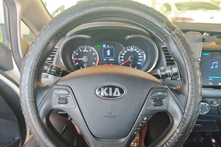 Used Kia K3 2016 1.6L Automatic GLS Steering Wheel