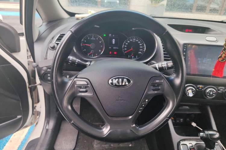 Used Kia K3 2016 1.6L Automatic GLS Steering Wheel