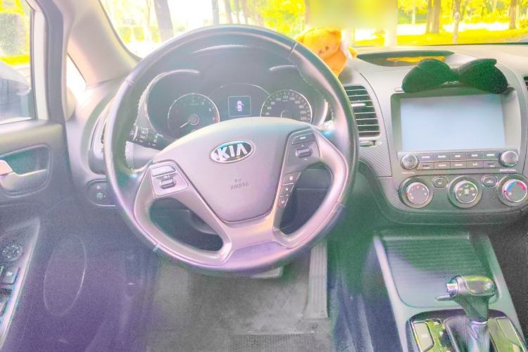 Used Kia K3 2016 1.6L Automatic GLS Steering Wheel