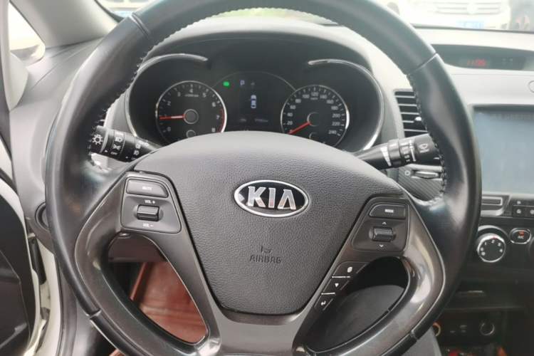 Used Kia K3 2016 1.6L Automatic GLS Steering Wheel