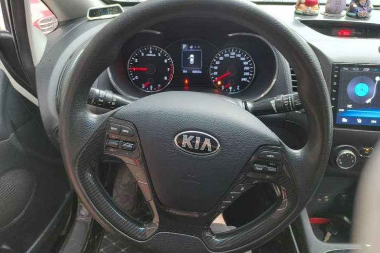 Used Kia K3 2016 1.6L Automatic GLS Steering Wheel