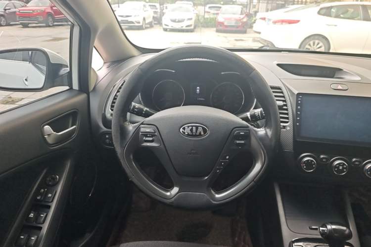 Used Kia K3 2016 1.6L Automatic GLS Steering Wheel