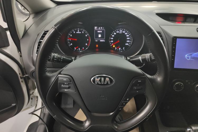 Used Kia K3 2016 1.6L Automatic GLS Steering Wheel