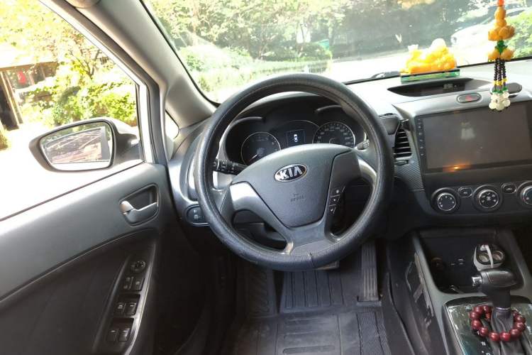 Used Kia K3 2016 1.6L Automatic GL Steering Wheel