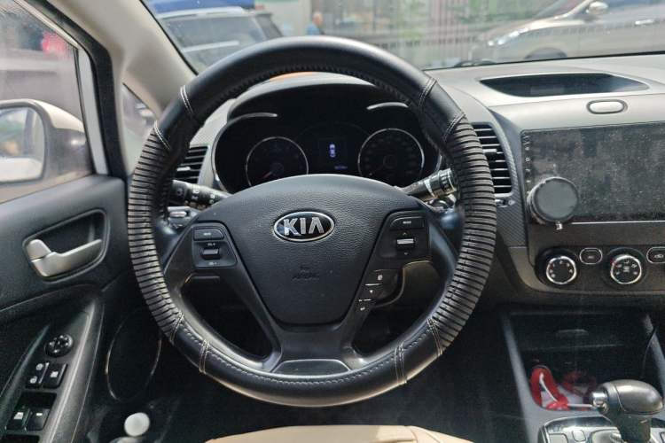 Used Kia K3 2016 1.6L Automatic GLS Steering Wheel