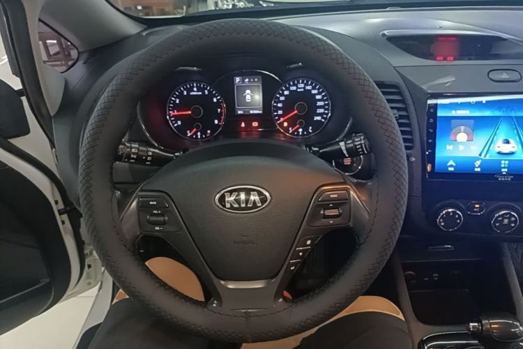 Used Kia K3 2016 1.6L Automatic GLS Steering Wheel