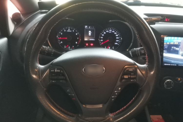 Used Kia K3 2016 1.6L Automatic GLS Steering Wheel