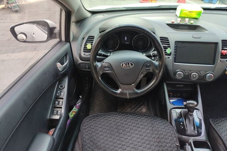 Used Kia K3 2016 1.6L Automatic GLS Steering Wheel