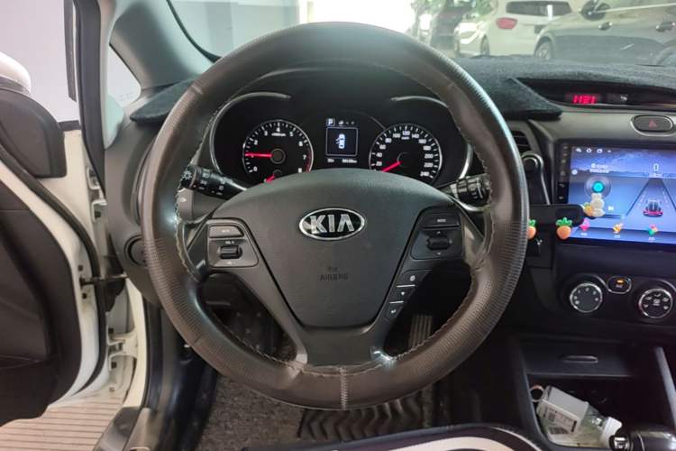 Used Kia K3 2016 1.6L Automatic GLS Steering Wheel