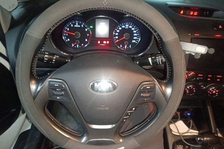 Used Kia K3 2016 1.6L Automatic GLS Steering Wheel